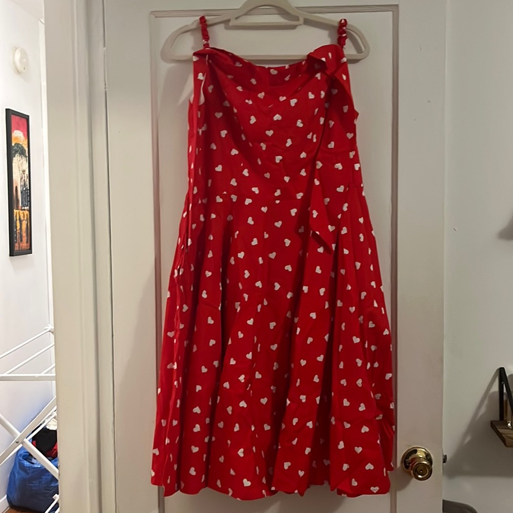 Off the shoulder vintage pin up girl heart pattern dress